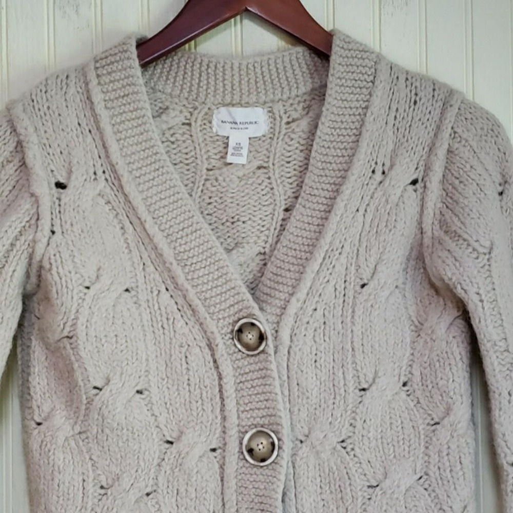 Banana Republic Cardigan Sweater Womens XS Beige Alpaca Blend V Neck Cable Knit